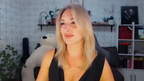 MillaXQueen online show from 07.07.26