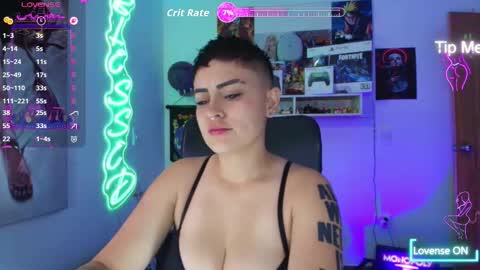 Im girl my name is Johana  online show from 11.28.25