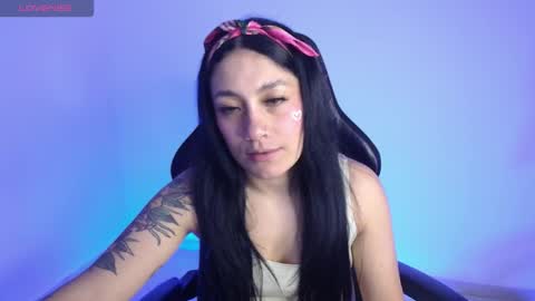 Snapshot of millie_bobby_ chatting on 11.14.25 Millie Bobby online show from 11.14.25