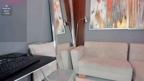 millie_jhones online show from 11.26.25