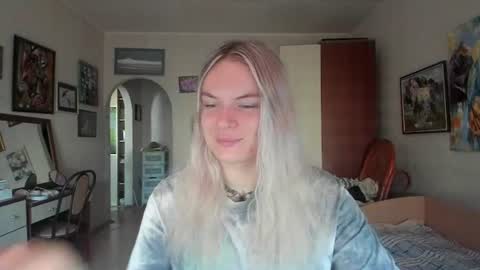 mili-kira online show from 08.03.26