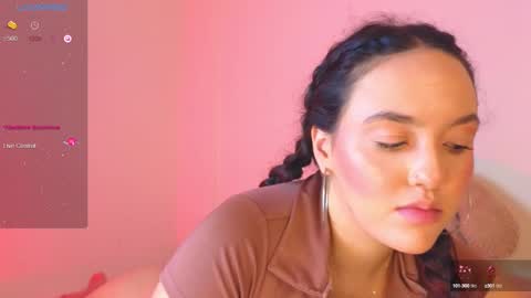 Snapshot of milly_01 chatting on 02.10.25 Milly online show from 02.10.25