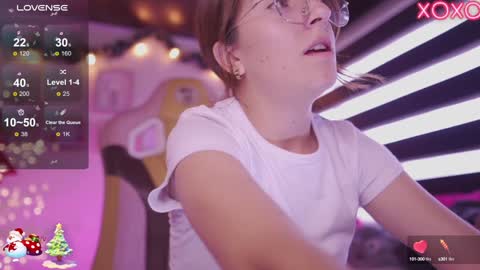 Snapshot of milly_kenner chatting on 12.17.24 MILLY online show from 12.17.24