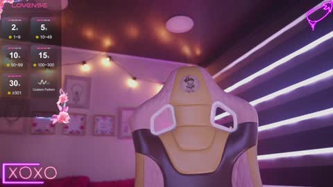 Snapshot of milly_kenner chatting on 02.04.25 MILLY online show from 02.04.25