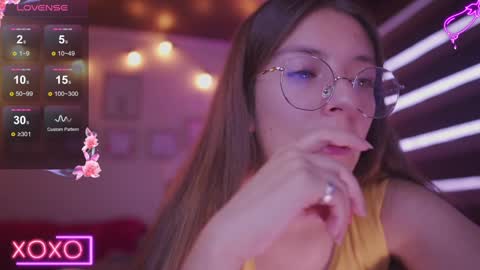 Snapshot of milly_kenner chatting on 02.04.25 MILLY online show from 02.04.25