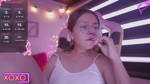 Snapshot of milly_kenner chatting on 02.08.25 MILLY online show from 02.08.25