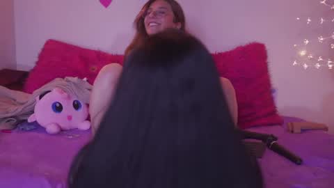 Snapshot of milly_kenner chatting on 02.14.25 MILLY online show from 02.14.25