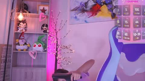 Snapshot of milly_kenner chatting on 03.08.25 MILLY online show from 03.08.25