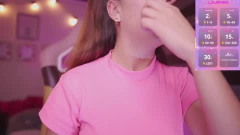 Snapshot of milly_kenner chatting on 03.10.25 MILLY online show from 03.10.25