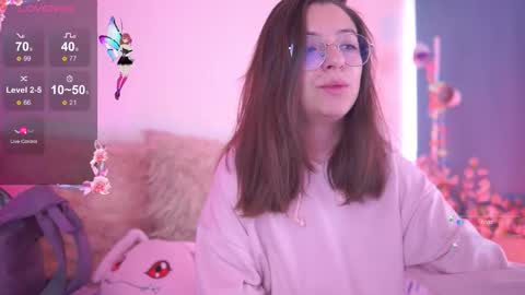 Snapshot of milly_kenner chatting on 10.02.25 MILLY online show from 10.02.25