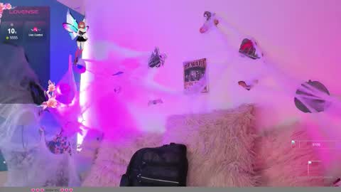 Snapshot of milly_kenner chatting on 10.10.25 MILLY online show from 10.10.25