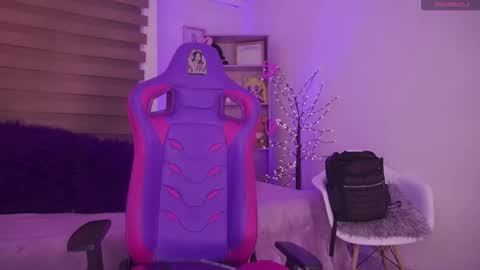 Snapshot of milly_kenner chatting on 10.11.25 MILLY online show from 10.11.25