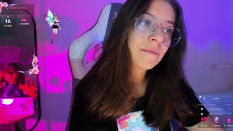 Snapshot of milly_kenner chatting on 11.20.25 MILLY online show from 11.20.25