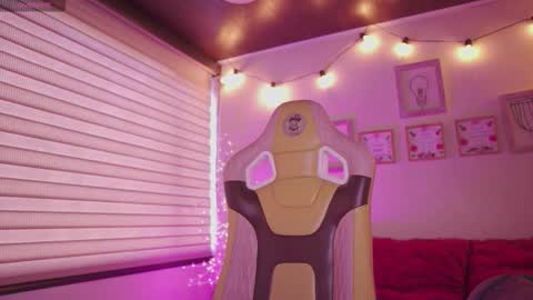 Snapshot of milly_kenner chatting on 01.09.26 MILLY online show from 01.09.26