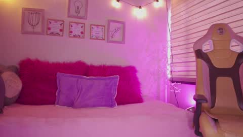 Snapshot of milly_kenner chatting on 02.02.26 MILLY online show from 02.02.26