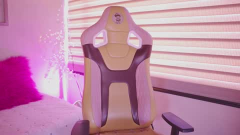 Snapshot of milly_kenner chatting on 02.20.26 MILLY online show from 02.20.26