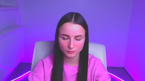 Snapshot of milly_liss chatting on 12.16.24 Milly online show from 12.16.24