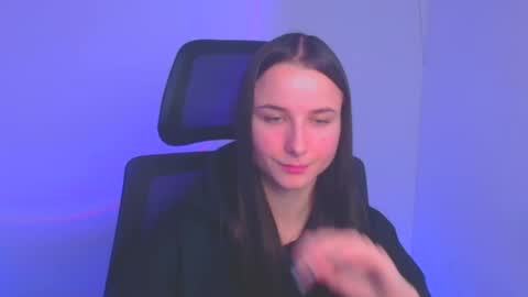 Snapshot of milly_liss chatting on 12.18.24 Milly online show from 12.18.24