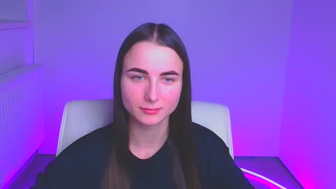 Snapshot of milly_liss chatting on 12.19.24 Milly online show from 12.19.24