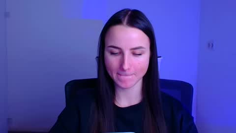 Snapshot of milly_liss chatting on 02.12.25 Milly online show from 02.12.25