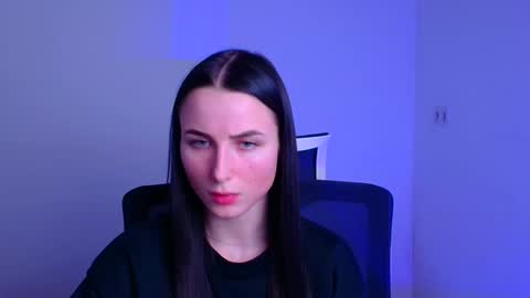 Snapshot of milly_liss chatting on 02.12.25 Milly online show from 02.12.25