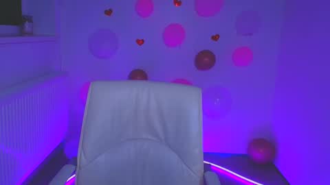 Snapshot of milly_liss chatting on 02.26.25 Milly online show from 02.26.25