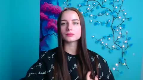 Snapshot of milly_liss chatting on 11.21.25 Milly online show from 11.21.25