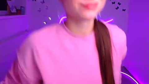 Snapshot of milly_liss chatting on 11.24.25 Milly online show from 11.24.25