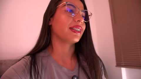 Snapshot of milly_roidd chatting on 12.04.25 gaby online show from 12.04.25