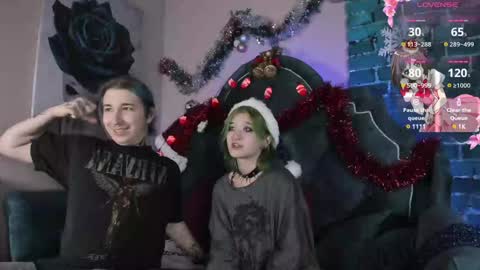 Snapshot of milten_trish chatting on 12.19.24 milten_trish online show from 12.19.24