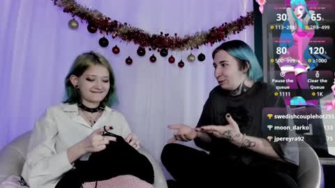 Snapshot of milten_trish chatting on 01.04.25 milten_trish online show from 01.04.25