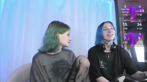 Snapshot of milten_trish chatting on 01.21.25 milten_trish online show from 01.21.25