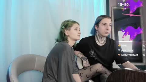 Snapshot of milten_trish chatting on 01.22.25 milten_trish online show from 01.22.25