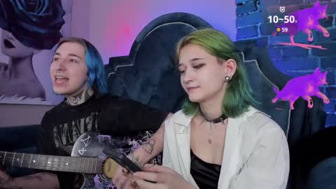 Snapshot of milten_trish chatting on 01.31.25 milten_trish online show from 01.31.25