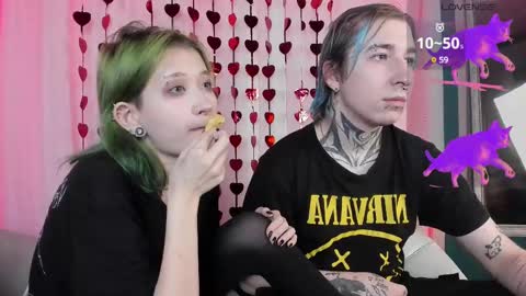 Snapshot of milten_trish chatting on 02.18.25 milten_trish online show from 02.18.25