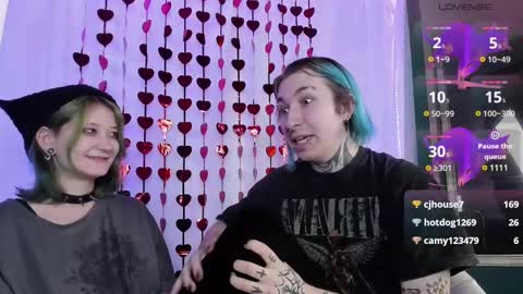 Snapshot of milten_trish chatting on 02.22.25 milten_trish online show from 02.22.25