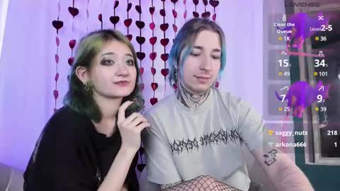 Snapshot of milten_trish chatting on 02.25.25 milten_trish online show from 02.25.25