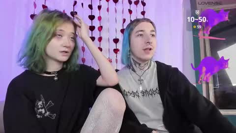 Snapshot of milten_trish chatting on 02.27.25 milten_trish online show from 02.27.25