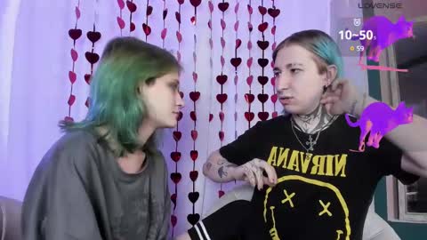 Snapshot of milten_trish chatting on 03.07.25 milten_trish online show from 03.07.25