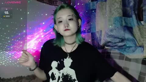 Snapshot of milten_trish chatting on 09.24.25 milten_trish online show from 09.24.25