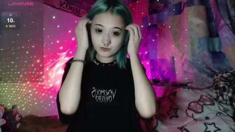 Snapshot of milten_trish chatting on 09.29.25 milten_trish online show from 09.29.25