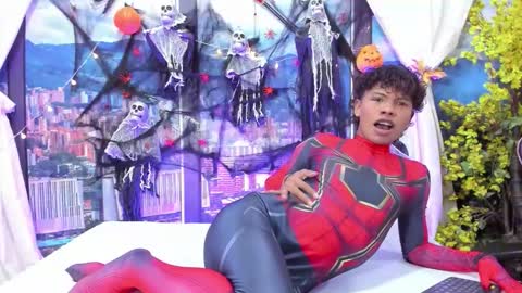 miltondelis online show from 10.21.25