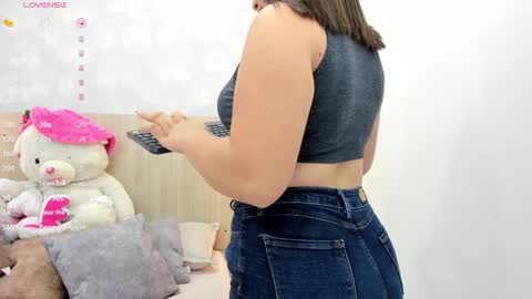 Milu Gomez online show from 12.29.24