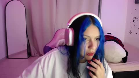 Snapshot of milusolers chatting on 10.04.25 Milusolers online show from 10.04.25