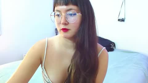 Snapshot of mily_baker chatting on 12.03.24 mily_baker online show from 12.03.24