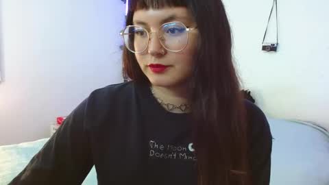 Snapshot of mily_baker chatting on 12.11.24 mily_baker online show from 12.11.24