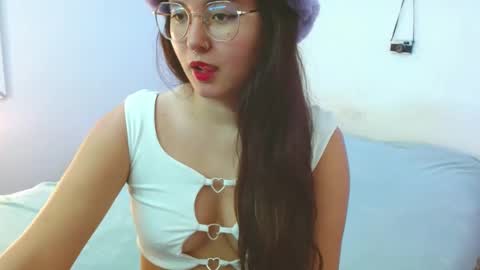 Snapshot of mily_baker chatting on 12.12.24 mily_baker online show from 12.12.24