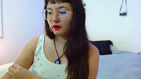 Snapshot of mily_baker chatting on 01.08.25 mily_baker online show from 01.08.25