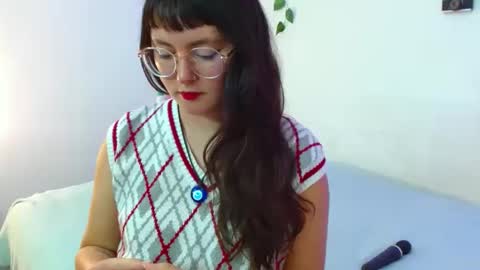 Snapshot of mily_baker chatting on 03.04.25 mily_baker online show from 03.04.25