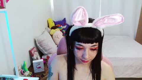 Snapshot of mily_milk_ chatting on 03.09.25 mily_milk_ online show from 03.09.25